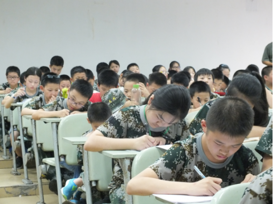 如何让孩子主动做作业